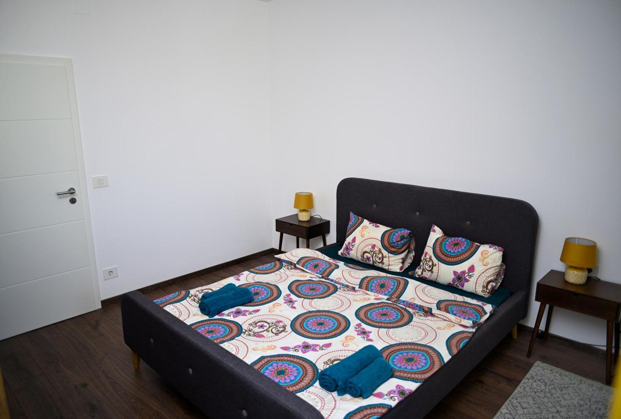 טימישוארה Mirvana Apartments Metheor Executive Suite מראה חיצוני תמונה