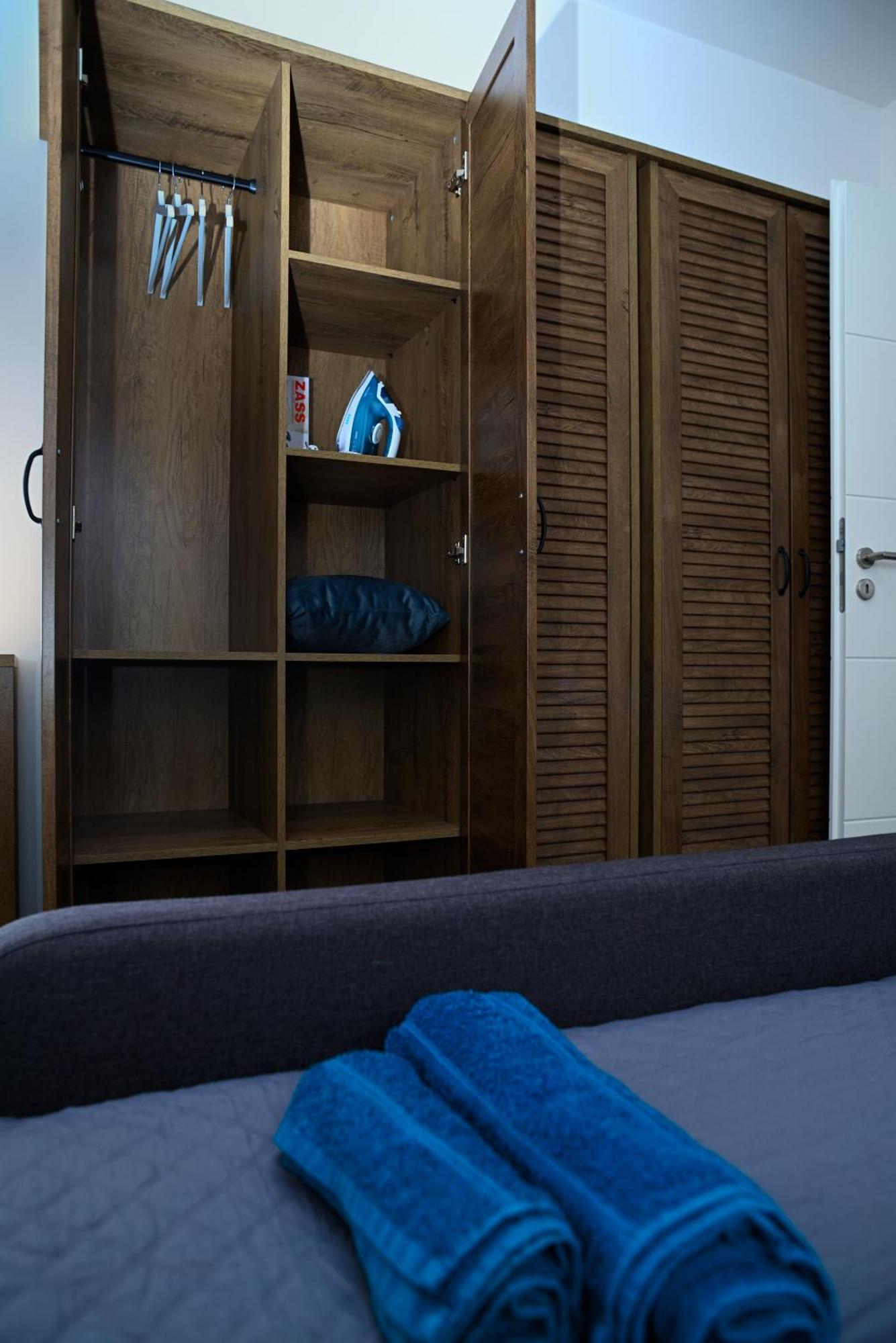 טימישוארה Mirvana Apartments Metheor Executive Suite מראה חיצוני תמונה