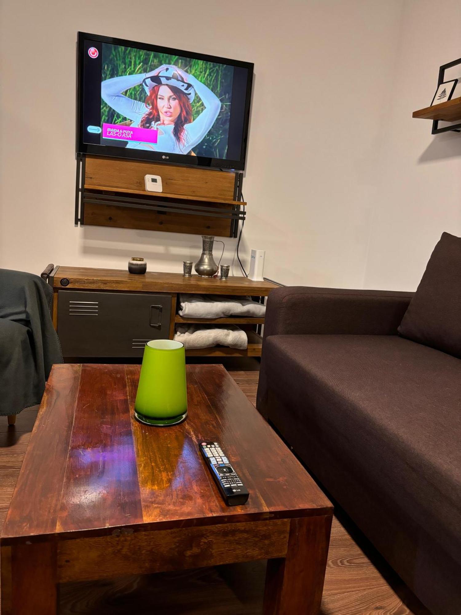 טימישוארה Mirvana Apartments Metheor Executive Suite מראה חיצוני תמונה